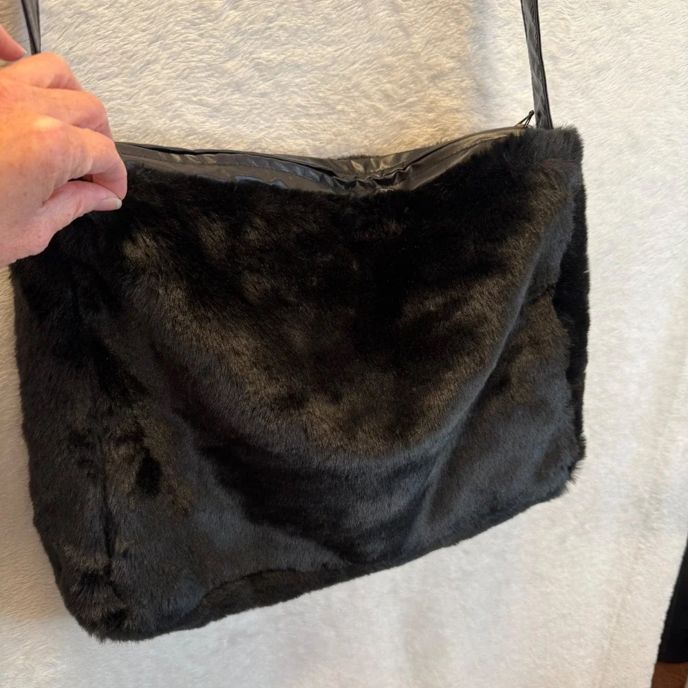 Y2K Black Faux Fur Shoulder Bag Oversized Fuzzy Plush Purse Goth 90s Vintage
